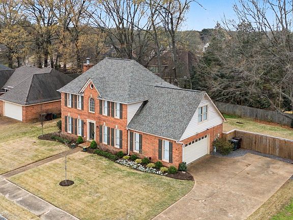 3rd image of 1321 Grey Wolf Dr