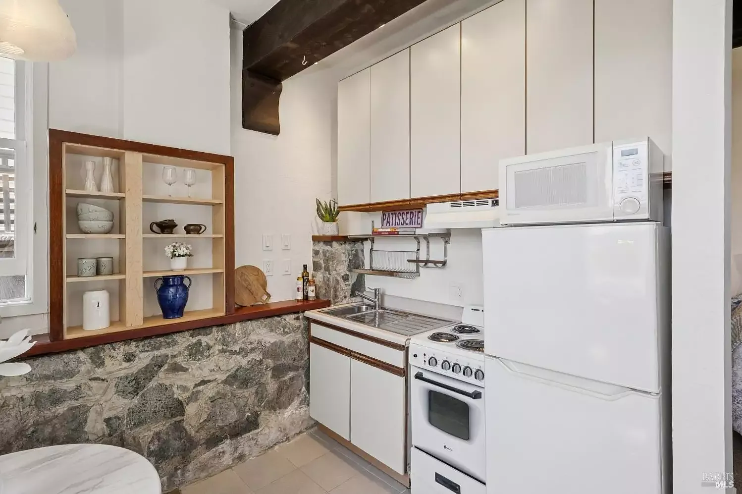 Studio, 400 sqft, $3,000 — Photo 4