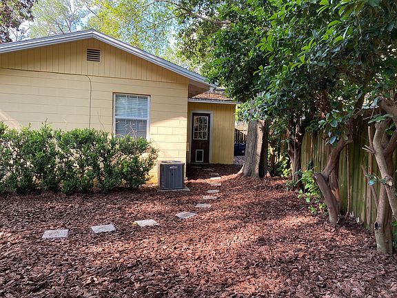 4th image of 703 NE 10th Ave