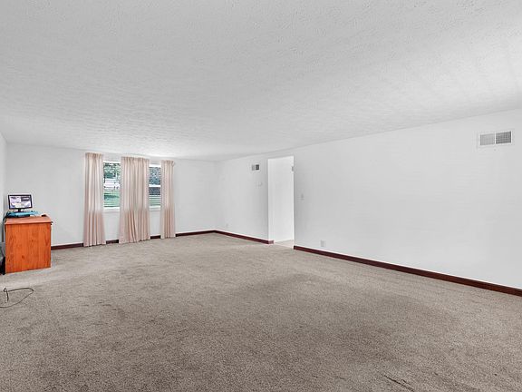 5th image of 3730 W Arlington Rd