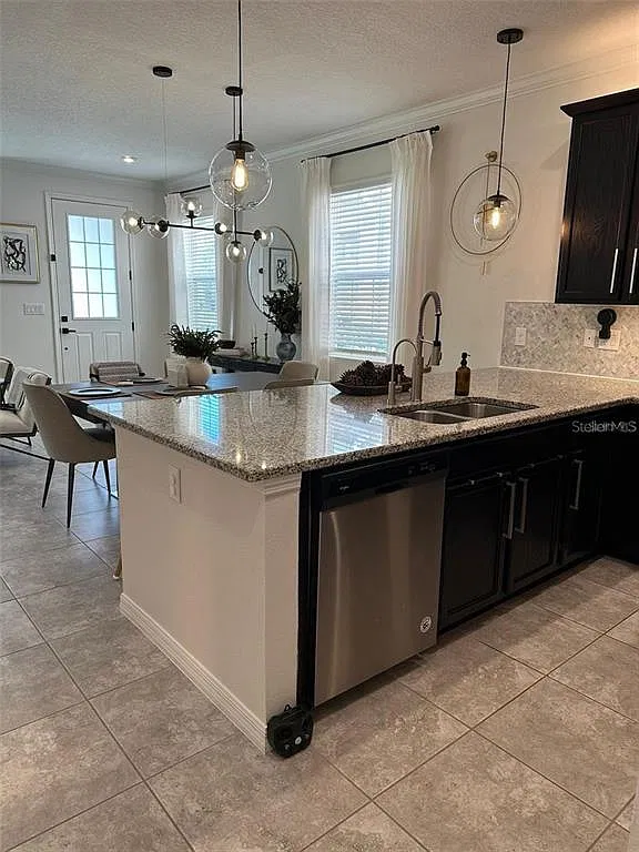 3 bed, 2.5 bath, 1602 sqft, $2,400 — Photo 2
