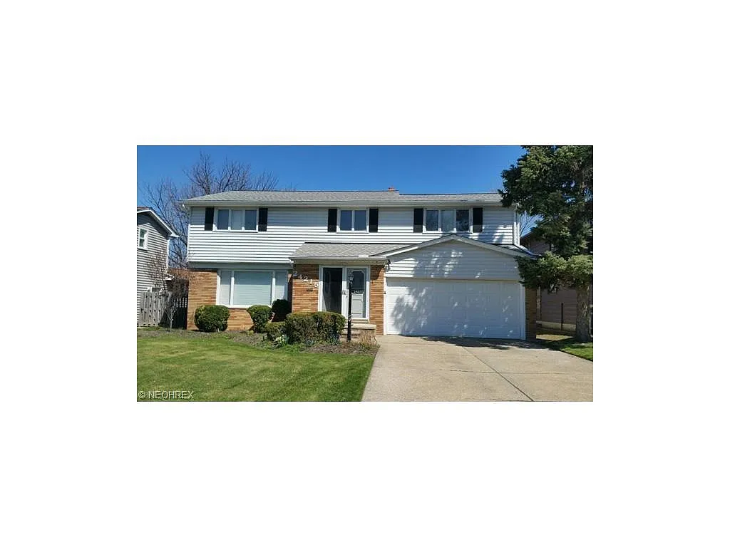 24215 Greenlawn Ave photo 1