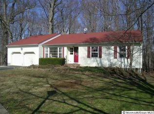 11 Spradley Ln, Middletown, NJ 07748