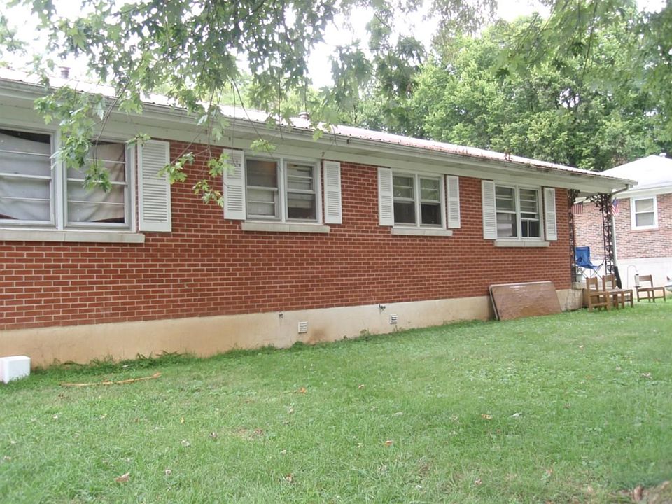 2nd image of 109 N Glencove