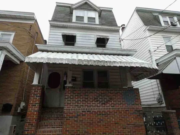 327 Penn St, Minersville, PA 17954