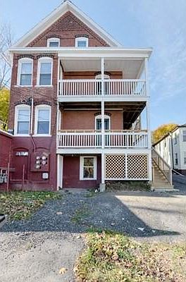 4th image of 145 Greenwood St