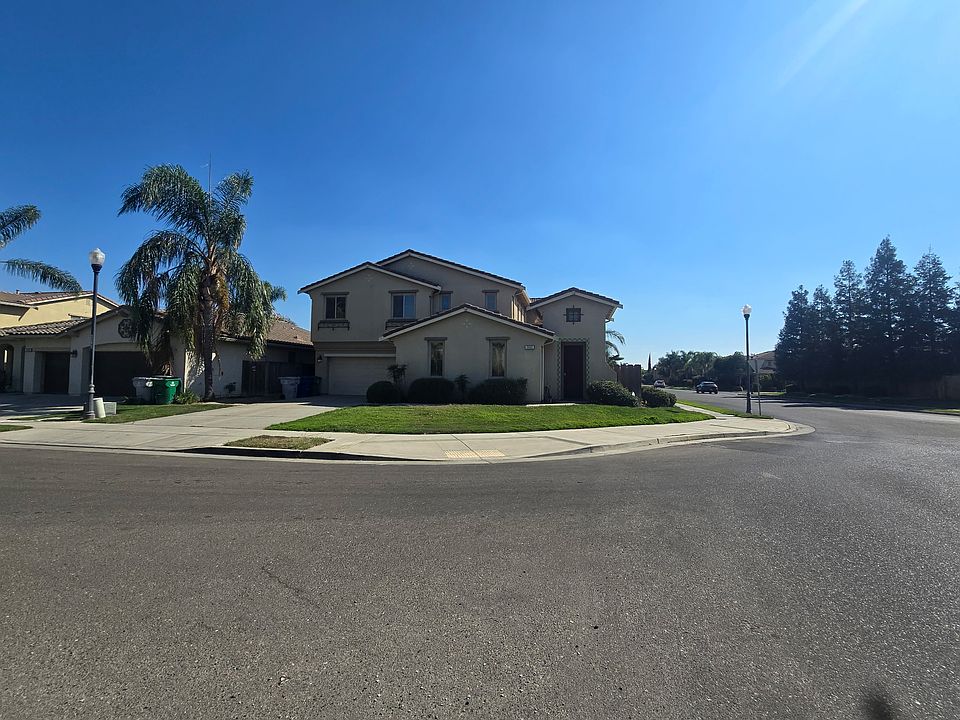 2nd image of 2032 De La Guerra Way