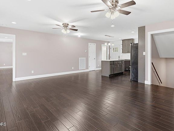 5th image of 261 E Leatherwood Dr