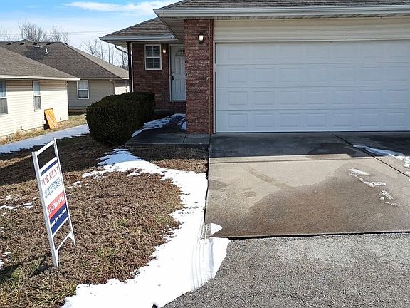 2nd image of 5570-5572 N Brown Ln