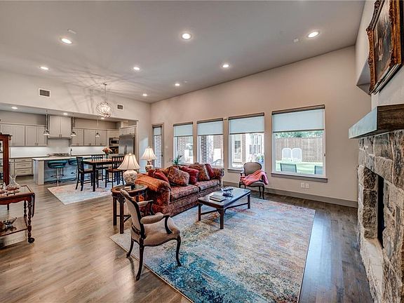 2nd image of 3047 Eric Ln