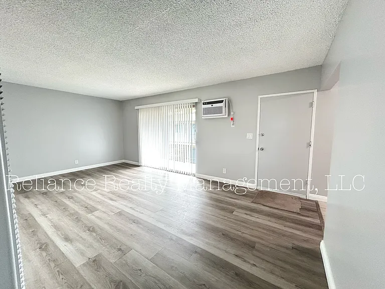 115 Hurlbut St #V — Photo 3