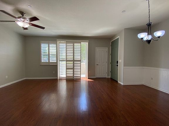 3rd image of 1501 Dante Cir
