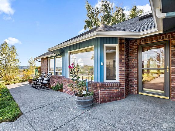 4th image of 8018 69th Avenue SE