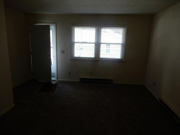 3rd image of 1921 Carolina St