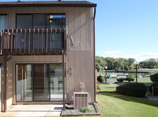 56 Vail Colony APT 5, Fox Lake, IL 60020