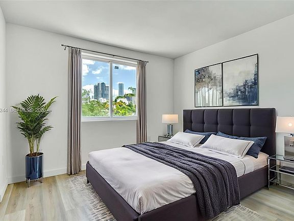 5th image of 620 SW 10th St APT 301