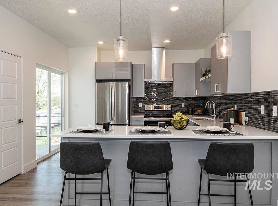 1st image of 508 & 516 E Violets Cove Ln
