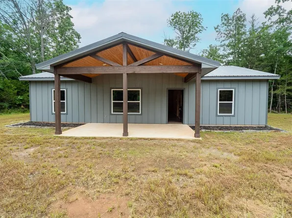 916 Coperhead Rd, Sawyer, OK 74756