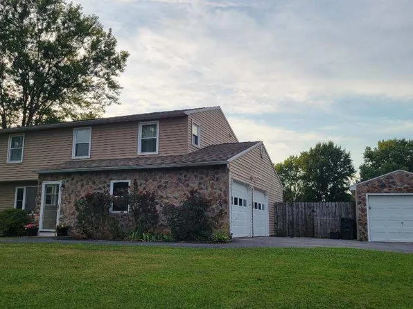 8177 Avoss Ln, Clay, NY 13041