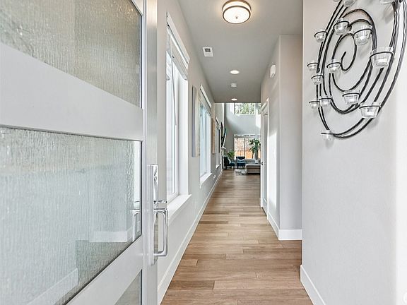 3rd image of 14430 199th Avenue E