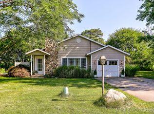 5821 Lakeland Dr, Fennville, MI 49408