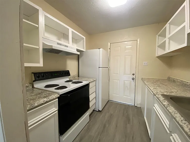 208 Kelly Dr #7 — Photo 12