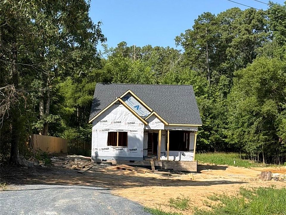 2nd image of 504 Woods Dr
