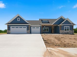 564 Keltic Pines Blvd, Huntertown, IN 46748