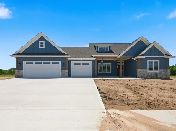 564 Keltic Pines Blvd, Huntertown, IN 46748