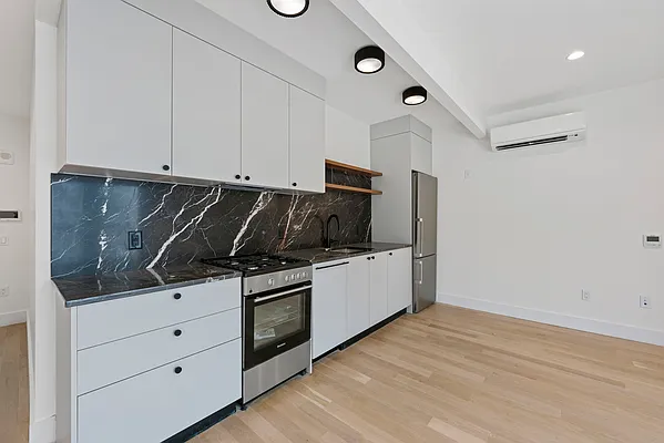 Rented by Nooklyn NYC LLC | media 36