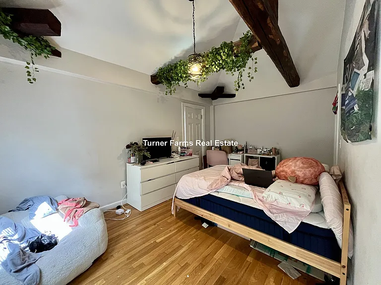 56 Crescent Ave #2R — Photo 11