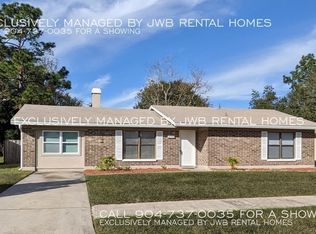 2372 Sharon Lake Dr, Jacksonville, FL 32210