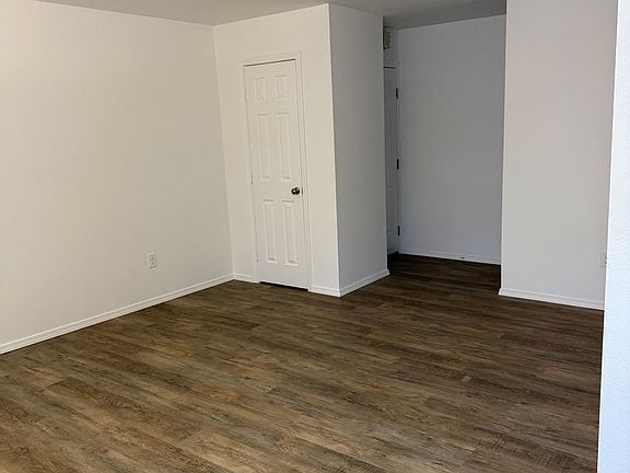 3rd image of 2422 3rd St #6