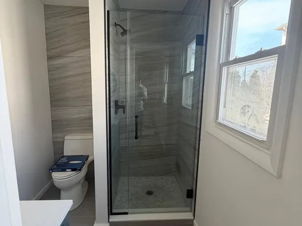 71 Miles St, Elmwood Park, NJ 07407