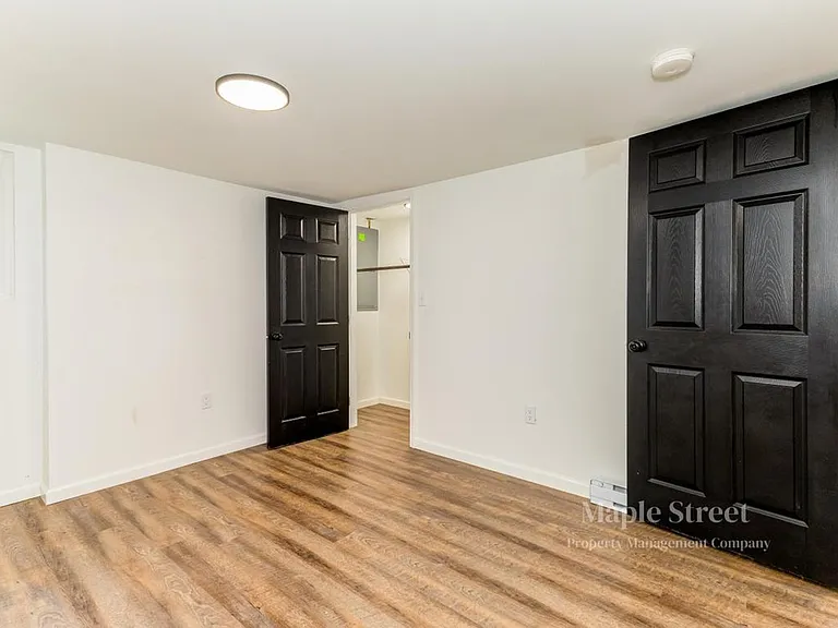 910 Main St — Photo 13