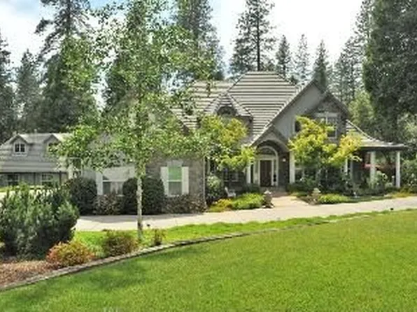 12877 Chatsworth Ln, Grass Valley, CA 95945