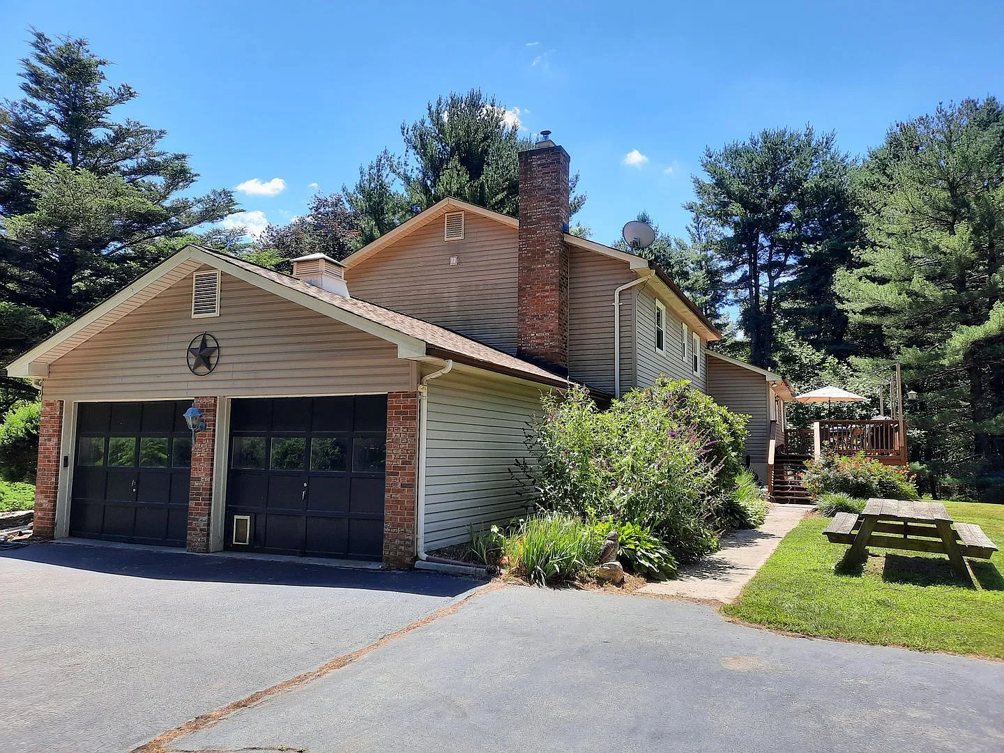 6 bed, 3.0 bath, 2750 sqft, $3,500 — Photo 3