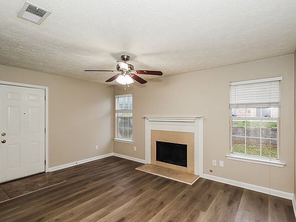 4th image of 5599 Rock Shoals Way
