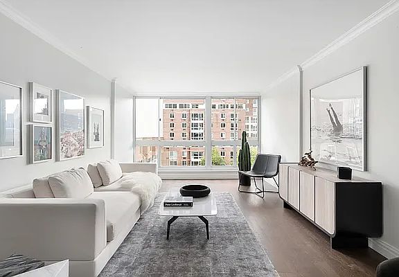2nd image of 625 Main St APT 831