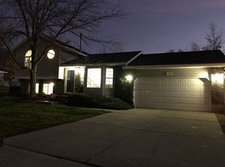 1272 E Sandy Ridge Dr, Sandy, UT 84094