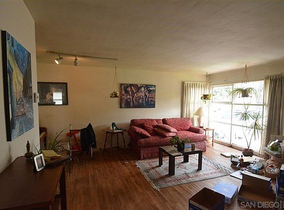 2nd image of 3978 Lamont St