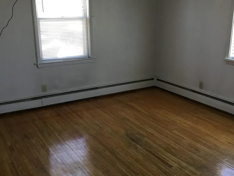 1006 Broadway St — Photo 27