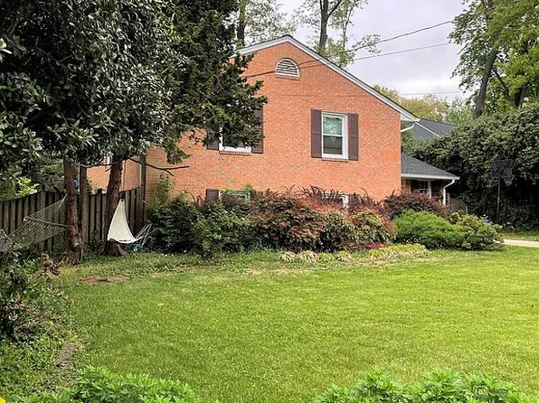 8706 Braeburn Dr, Annandale, VA 22003