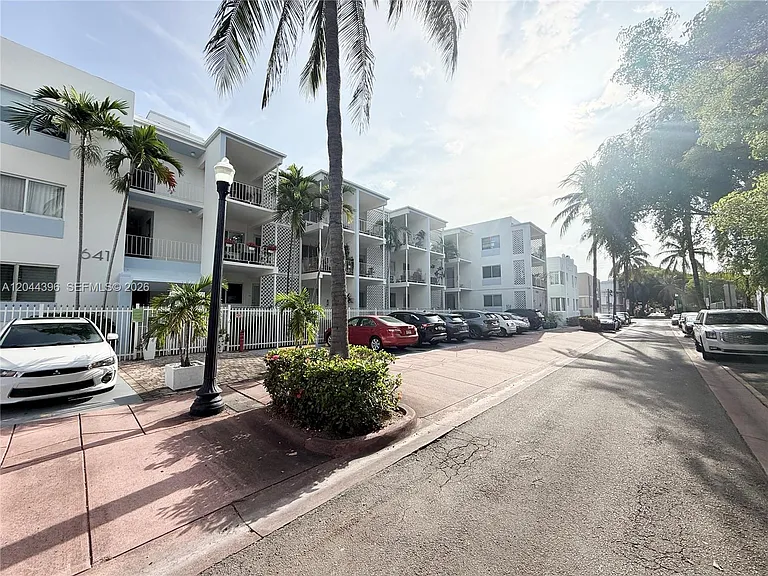 641 Espanola Way #17 — Photo 21