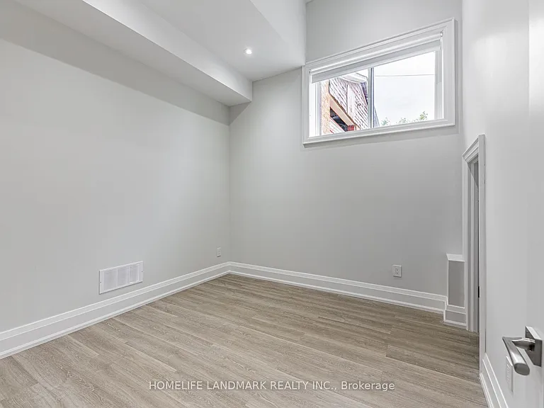 146 Pitt Ave #LOWER — Photo 12