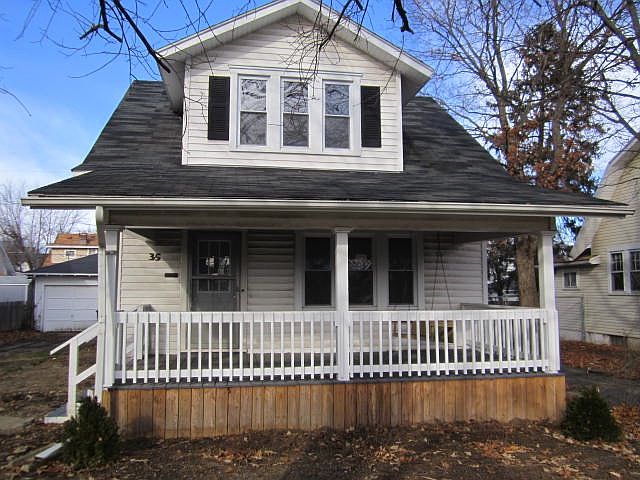 1st image of 35 Sandhurst Dr
