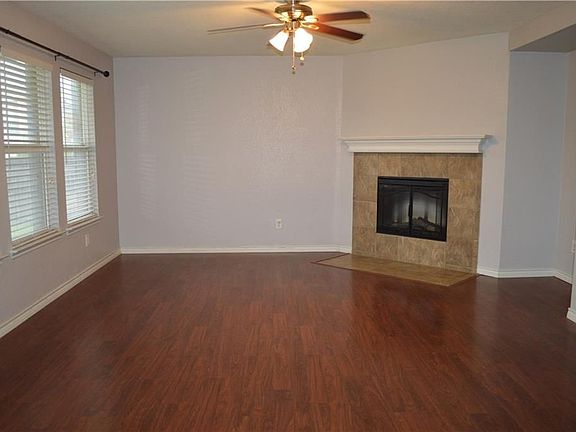 4th image of 2467 Canyon Springs Dr