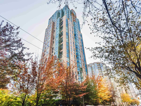 1188 Howe St #2404, Vancouver, BC V6Z 2S8