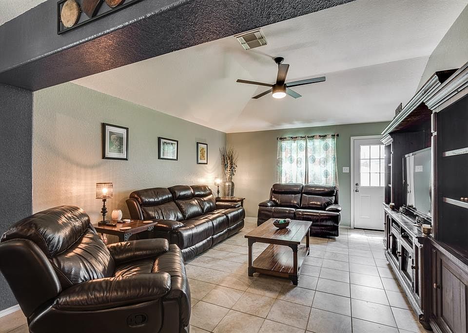 1st image of 534 Trail Springs Ct