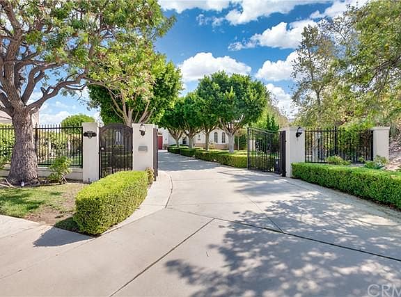 2nd image of 1611 Castle Rock Ct